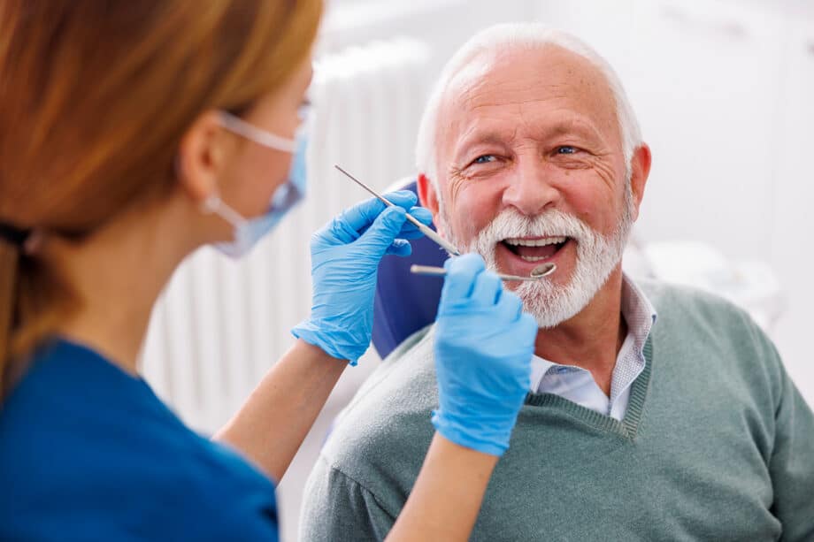 Brookfield Dentist: What Happens During a Comprehensive Exam?